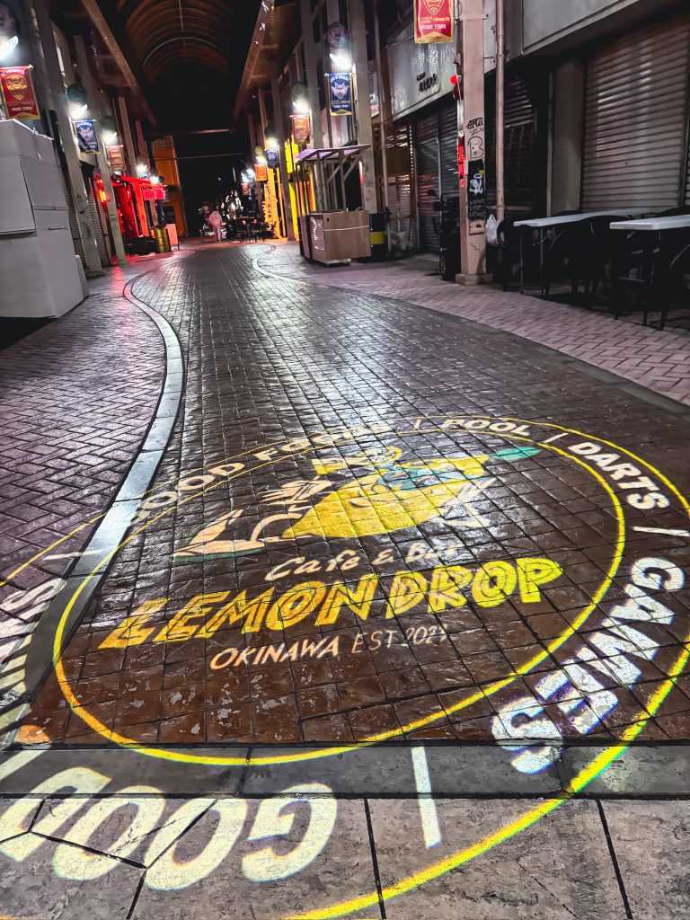 沖縄市　一番街